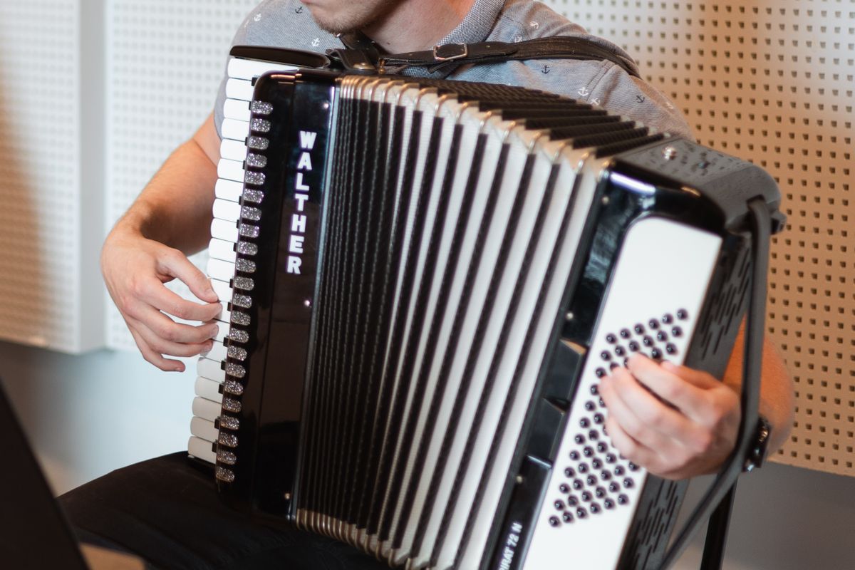 Accordeon- en trekharmonikalessen o.l.v Hotze Jelsma in De Lawei