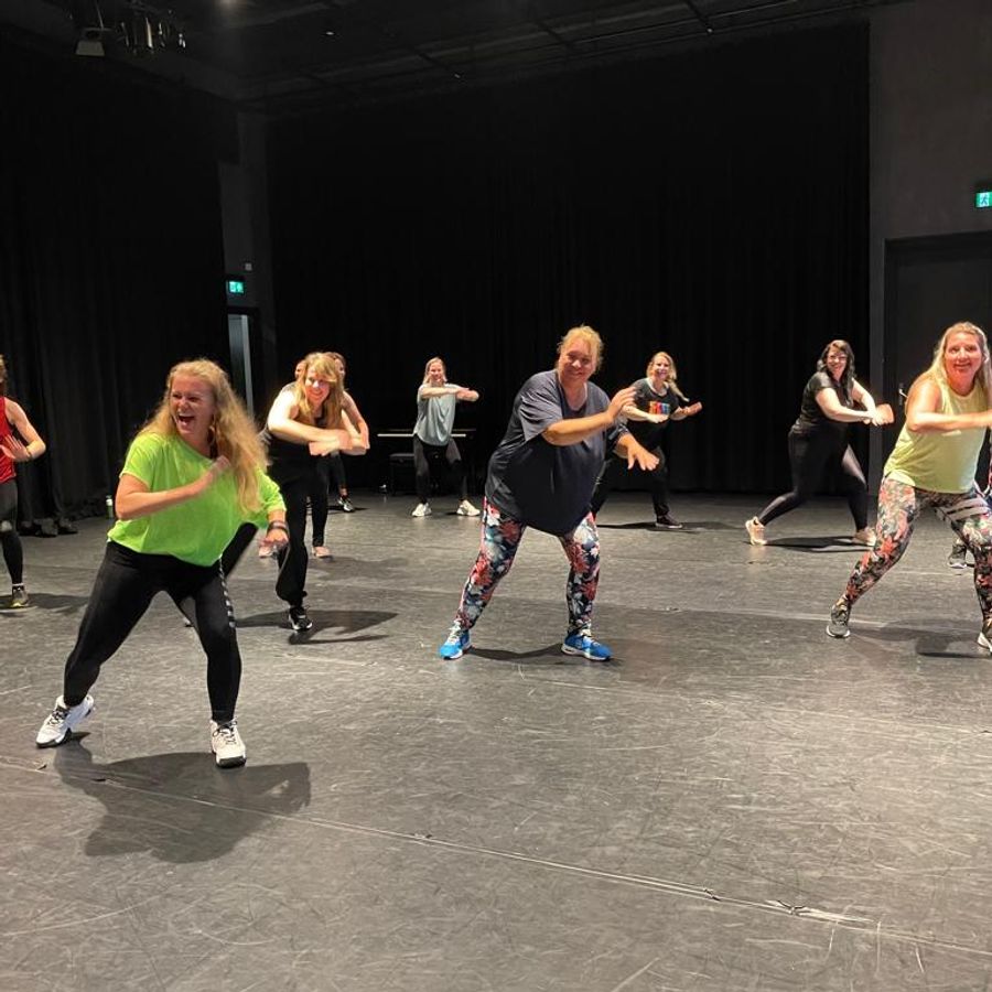 Dance work-out o.l.v. D-Dance in De Lawei