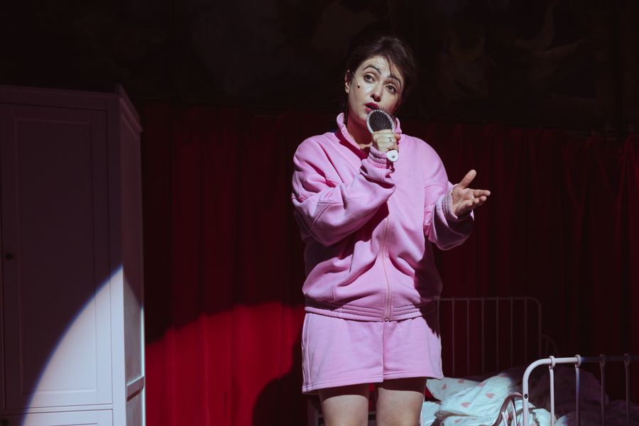 Nazanin Taheri - De Surpriseshow 