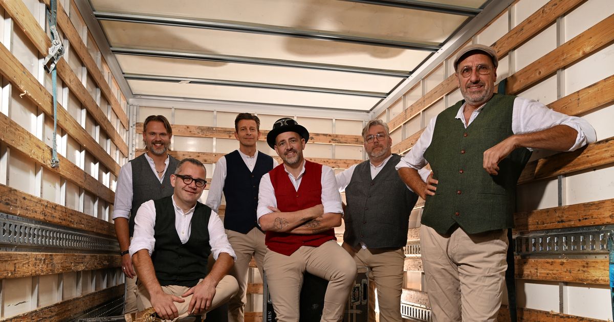 Pater Moeskroen  - 40 jaar Moeskroen - Liefde voor Muziek