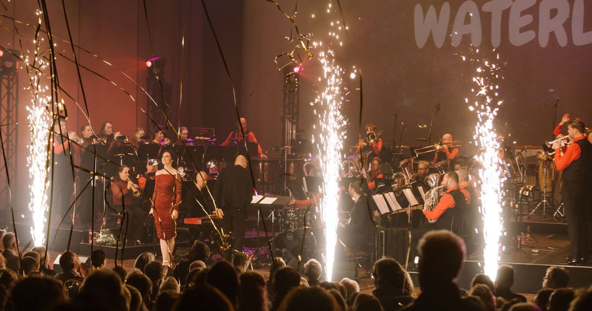 Brassband De Bazuin Oenkerk — Valentijnsconcert