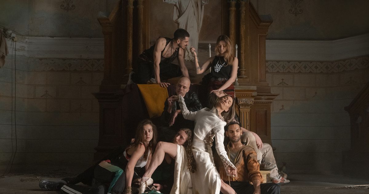 Dunja Jocić en Spellbound Contemporary Ballet Rome - Folk