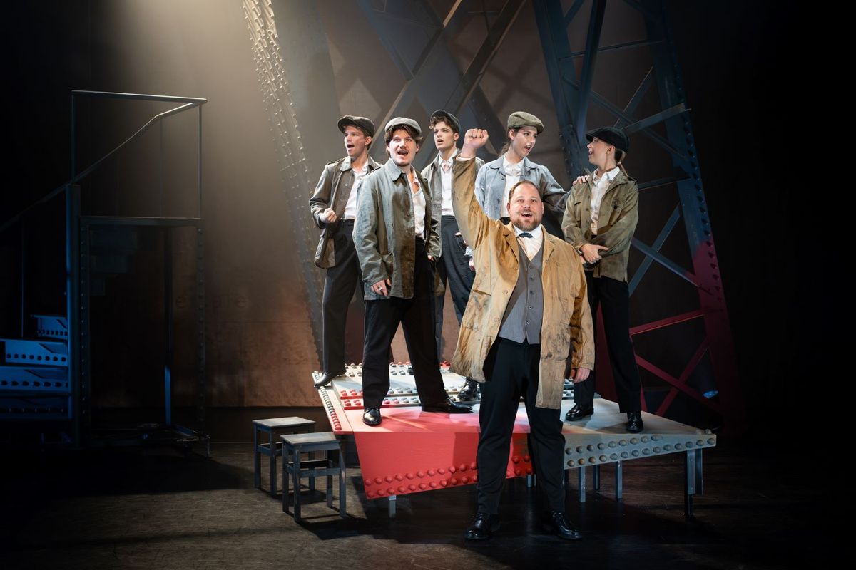 Eiffel van Goedemorgen Theaterproducties in De Lawei op 13 februari 2025